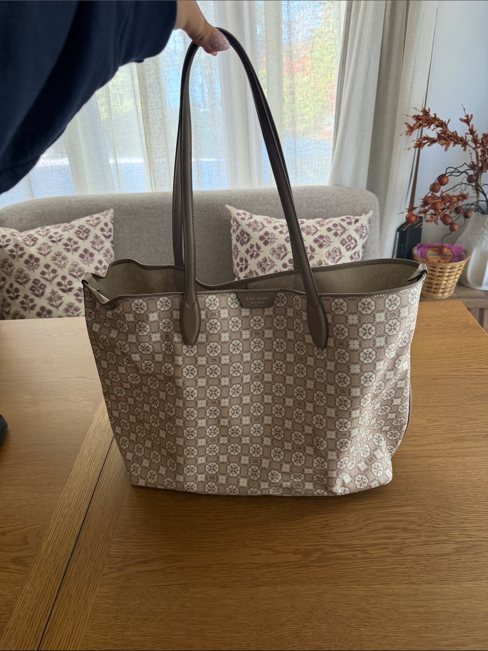Kate Spade Flower Monogram Sutton Medium Tote